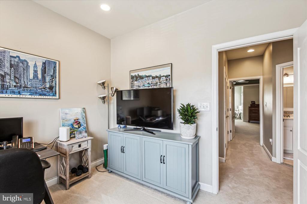 481 PENWOOD DRIVE