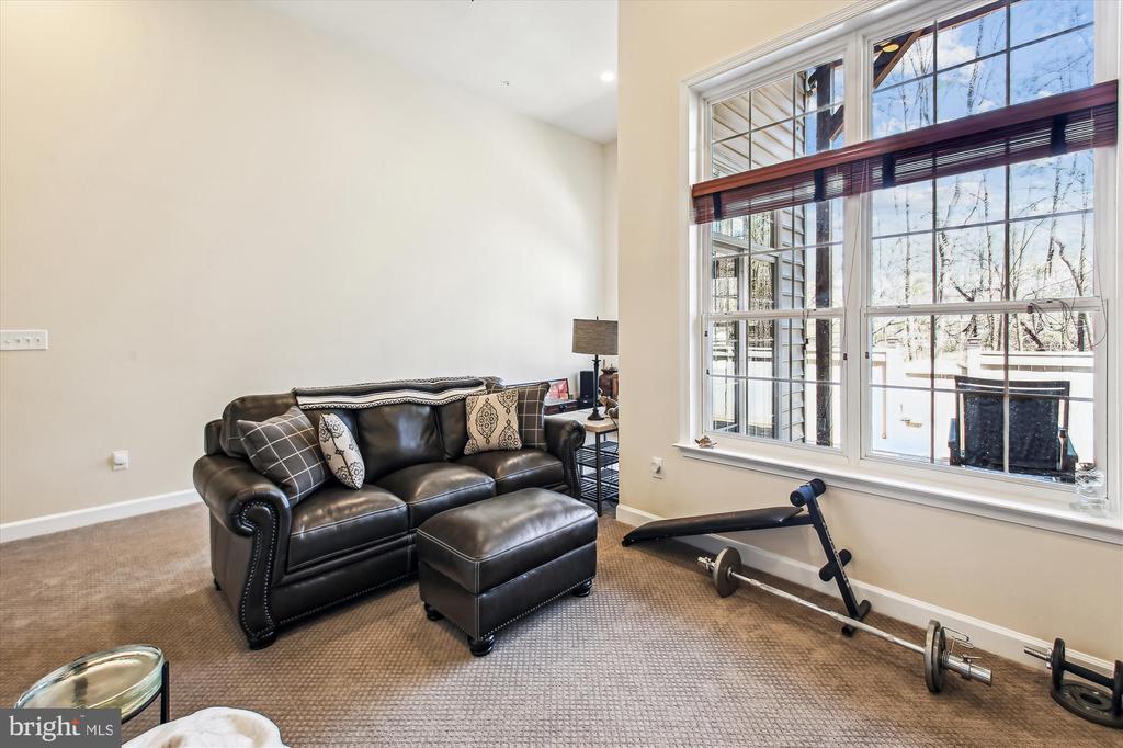 481 PENWOOD DRIVE
