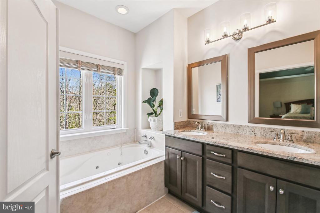 481 PENWOOD DRIVE