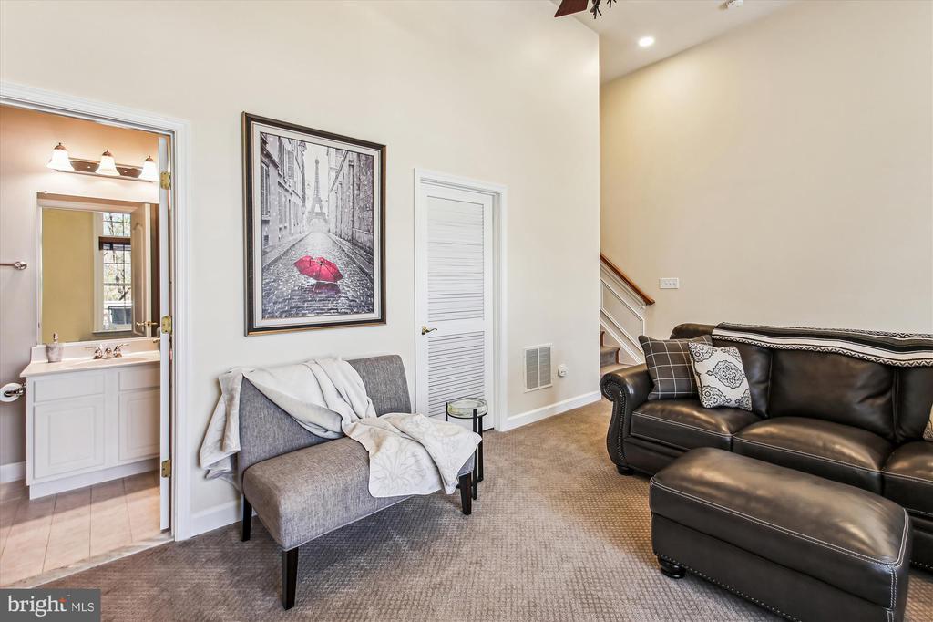 481 PENWOOD DRIVE