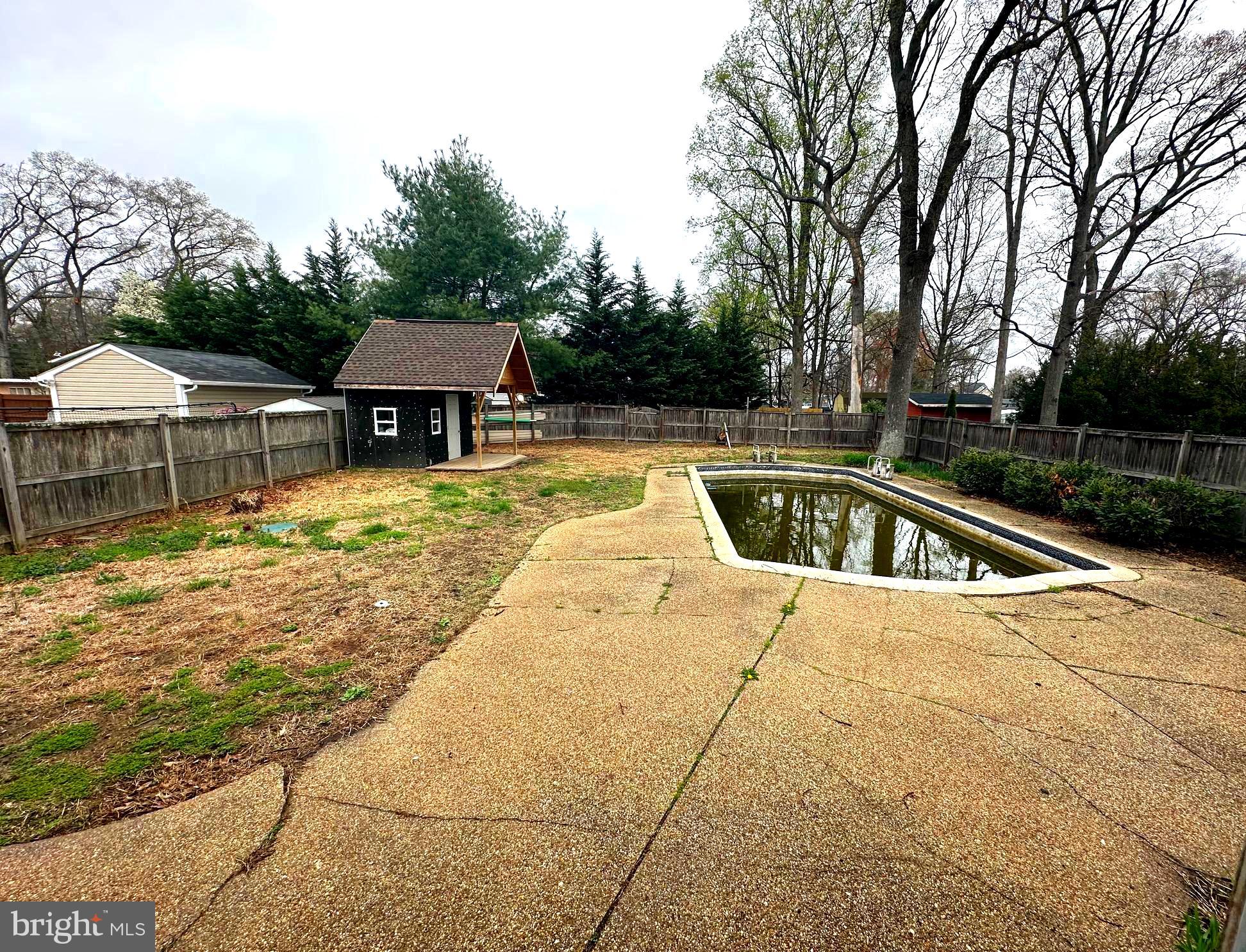 523 SUNSET KNOLL ROAD