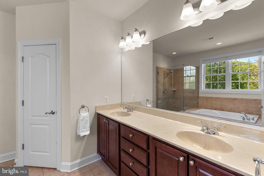 302 LISTMAN COURT