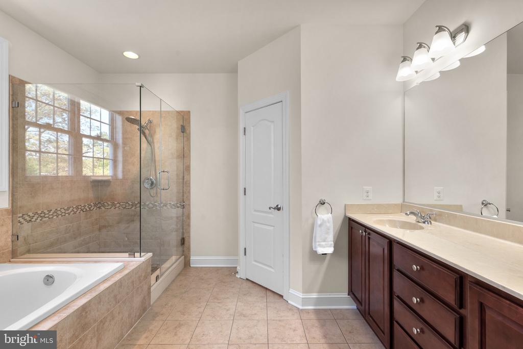 302 LISTMAN COURT