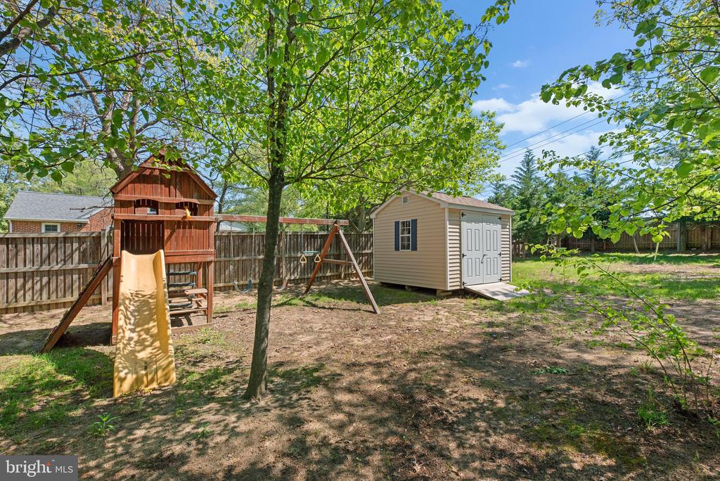 302 LISTMAN COURT