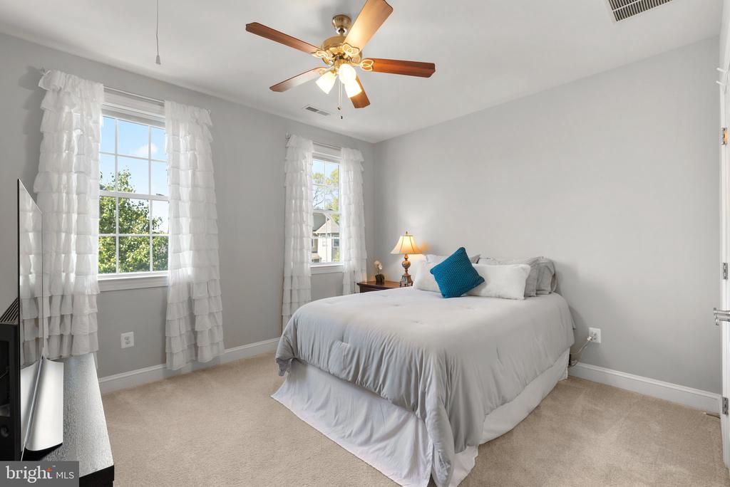 302 LISTMAN COURT
