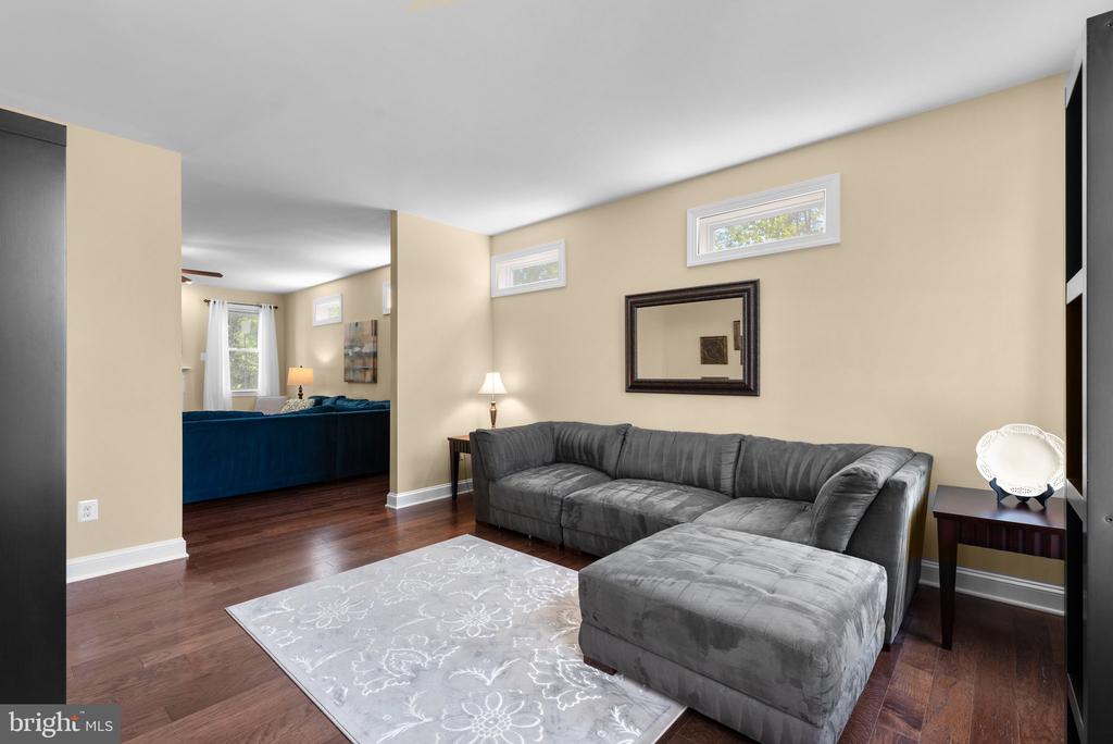 302 LISTMAN COURT
