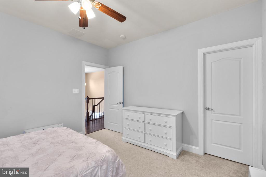 302 LISTMAN COURT