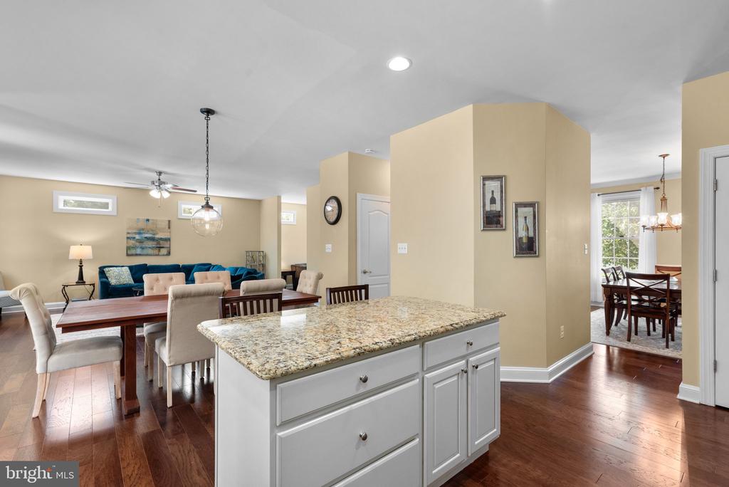 302 LISTMAN COURT