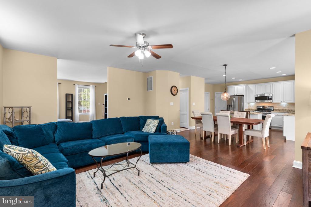 302 LISTMAN COURT