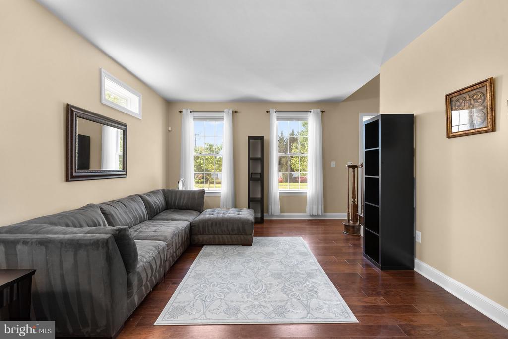 302 LISTMAN COURT