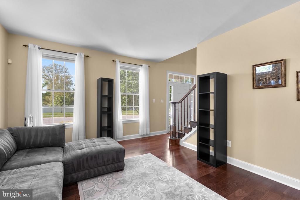 302 LISTMAN COURT