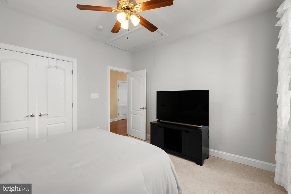 302 LISTMAN COURT
