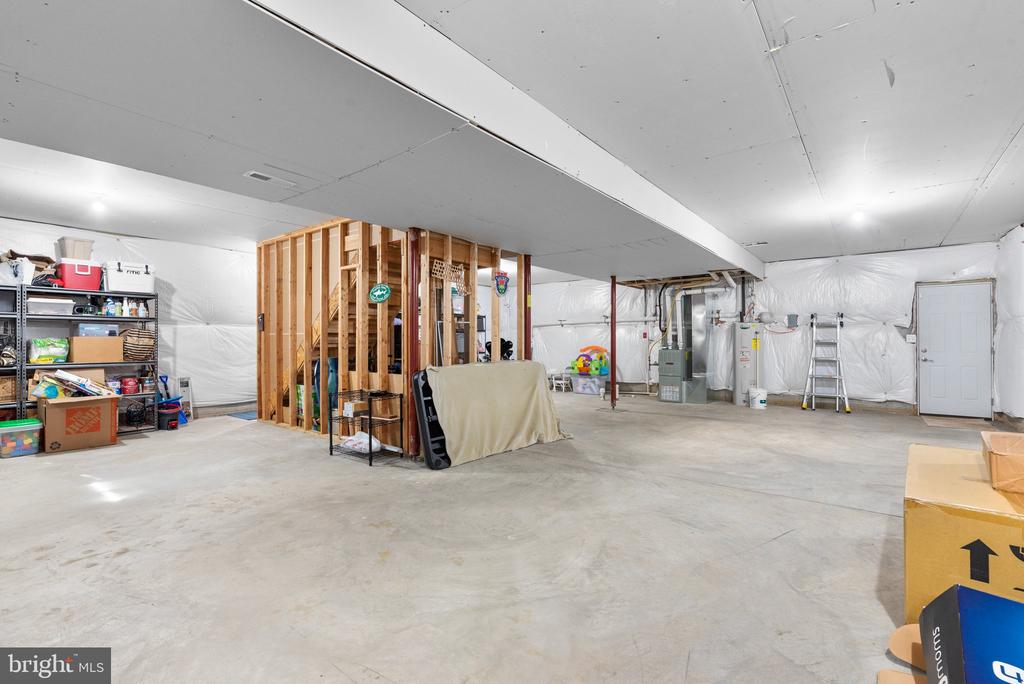 302 LISTMAN COURT