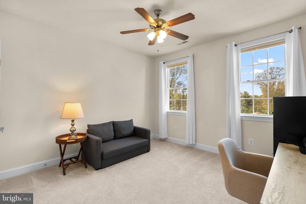 302 LISTMAN COURT