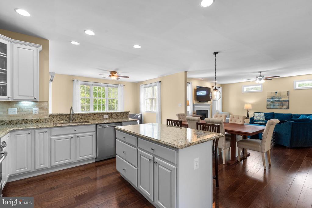 302 LISTMAN COURT