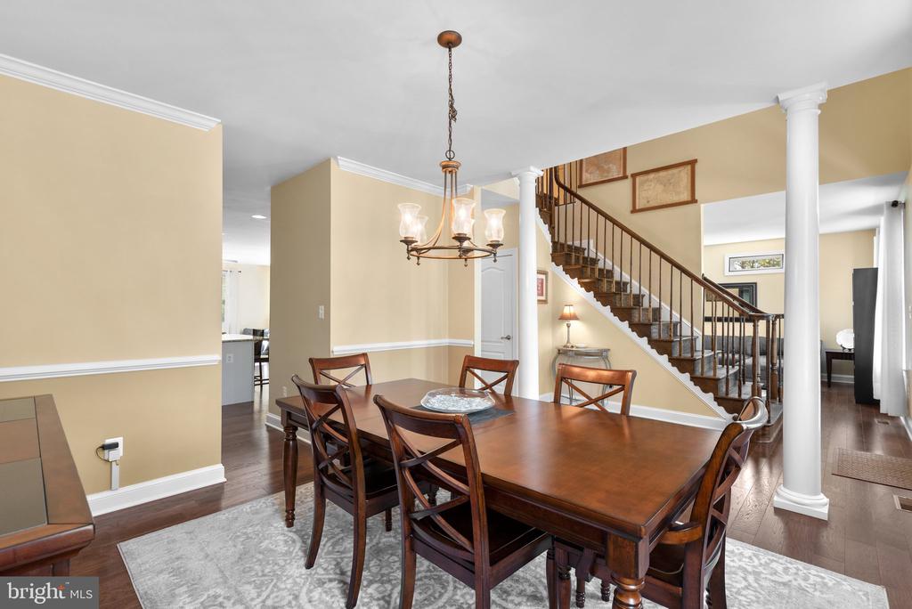 302 LISTMAN COURT