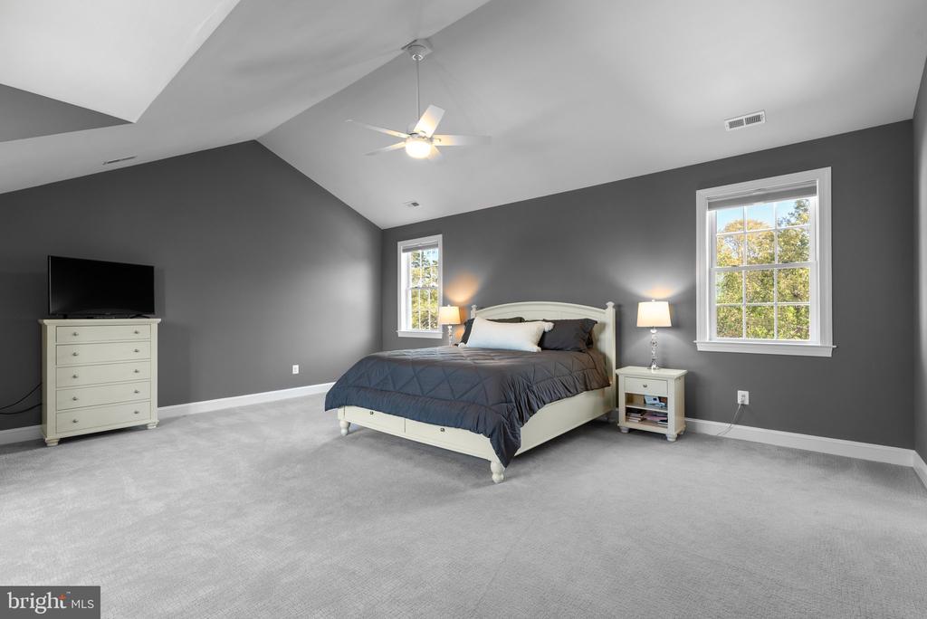 302 LISTMAN COURT