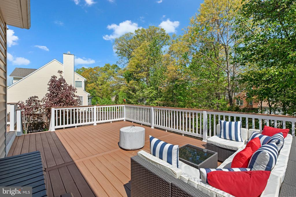 302 LISTMAN COURT