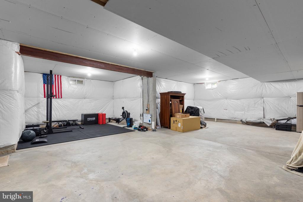 302 LISTMAN COURT