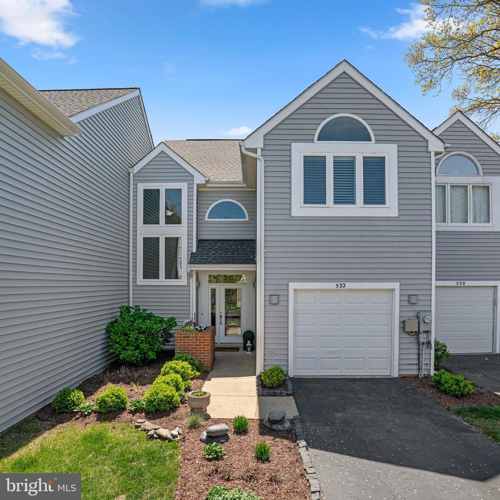 522 MARTINGALE LANE