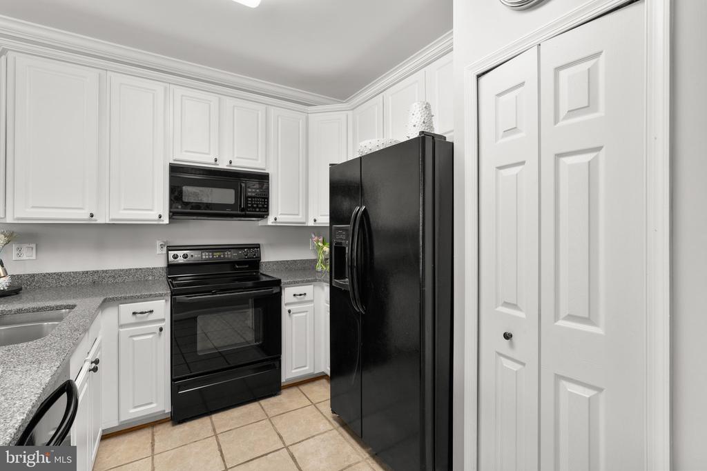 522 MARTINGALE LANE
