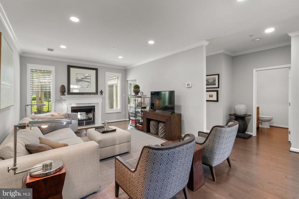 522 MARTINGALE LANE