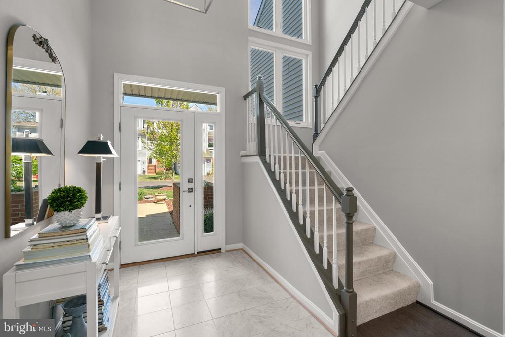 522 MARTINGALE LANE