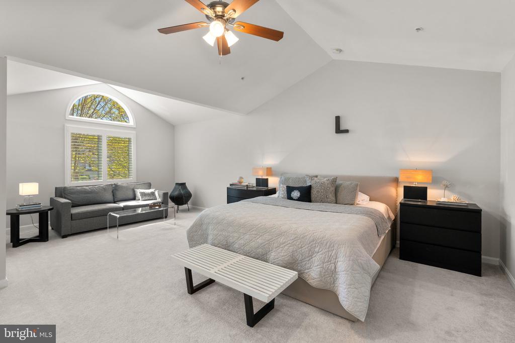522 MARTINGALE LANE
