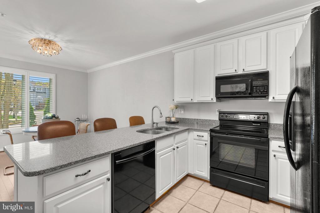 522 MARTINGALE LANE