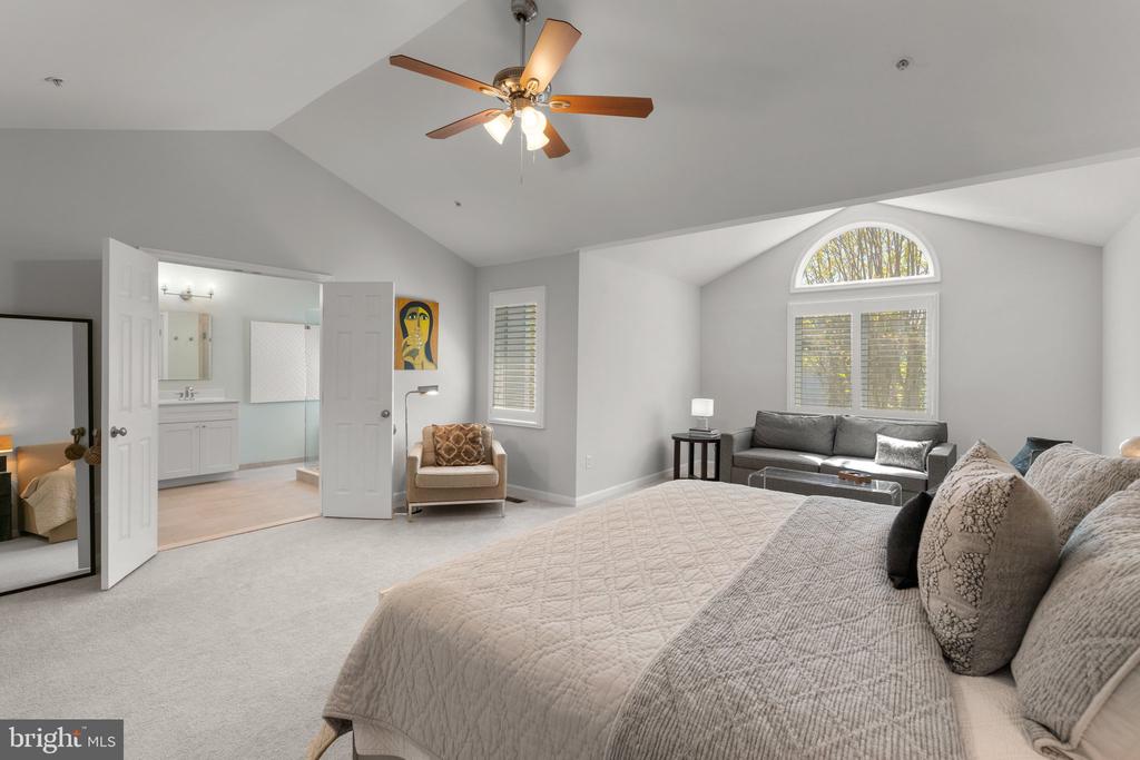 522 MARTINGALE LANE