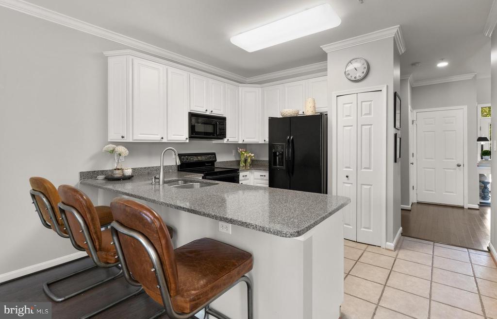 522 MARTINGALE LANE