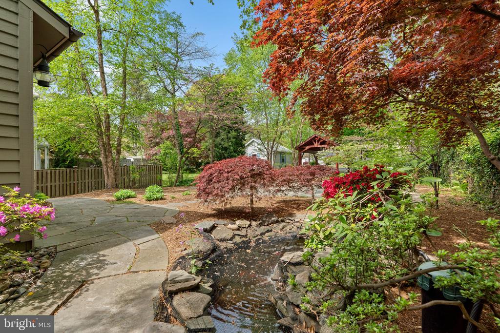 735 DIVIDING ROAD