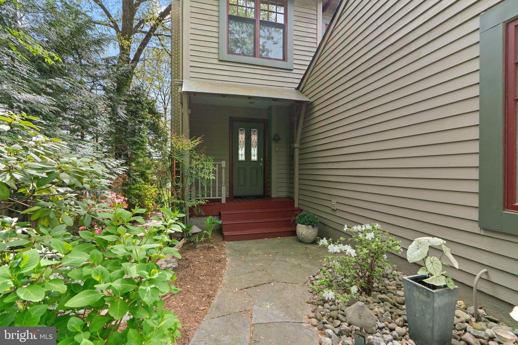 735 DIVIDING ROAD