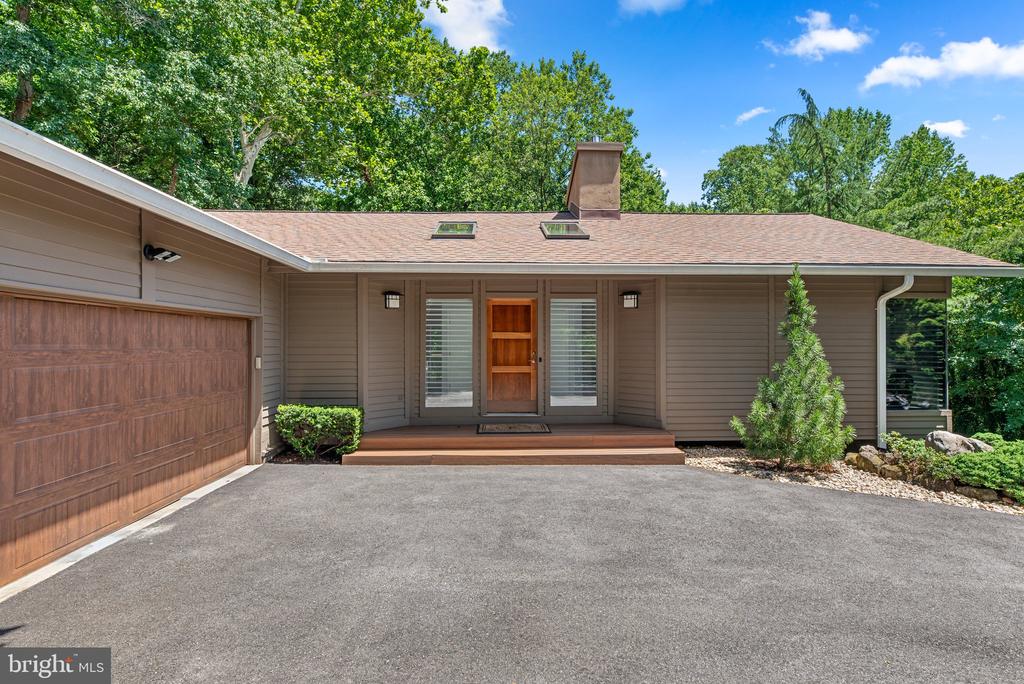 430 RIVENDELL LANE