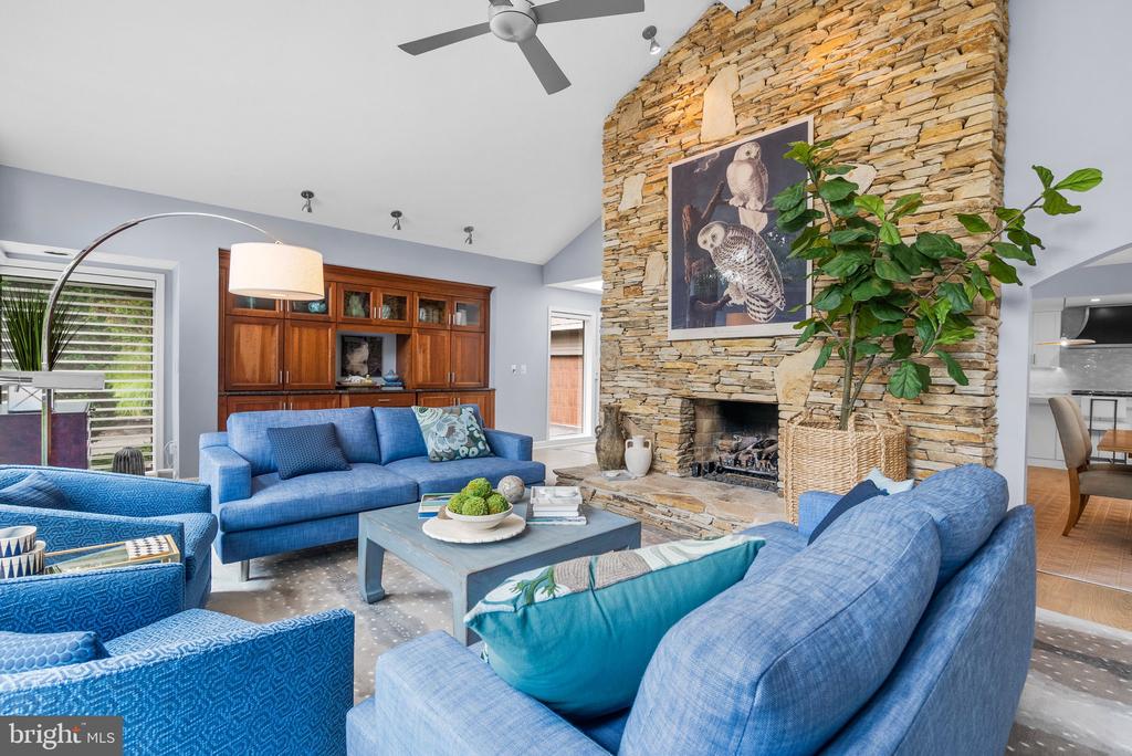 430 RIVENDELL LANE
