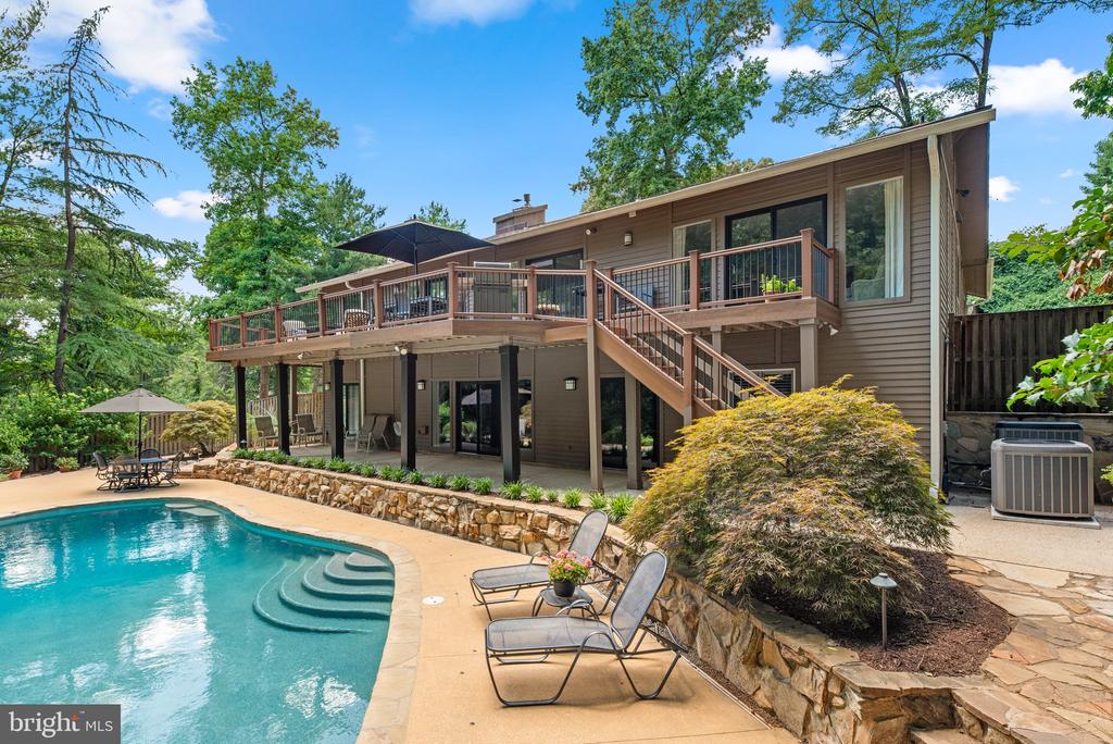 430 RIVENDELL LANE
