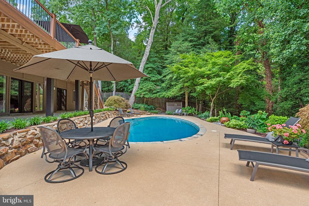 430 RIVENDELL LANE