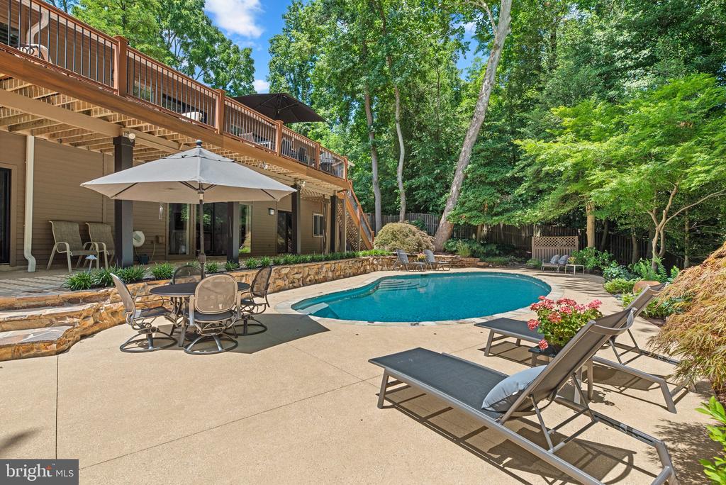 430 RIVENDELL LANE