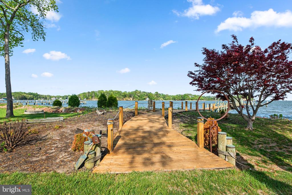 285 EAGLE HILL ROAD