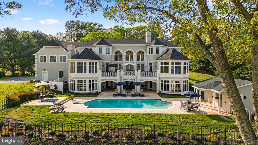 285 EAGLE HILL ROAD