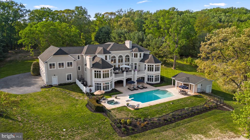 285 EAGLE HILL ROAD