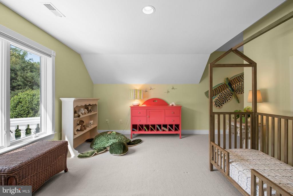 285 EAGLE HILL ROAD