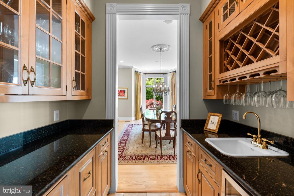 285 EAGLE HILL ROAD