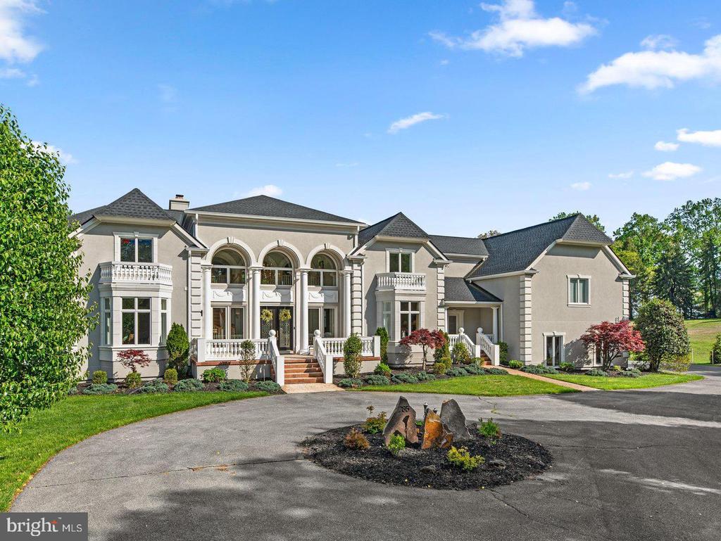 285 EAGLE HILL ROAD