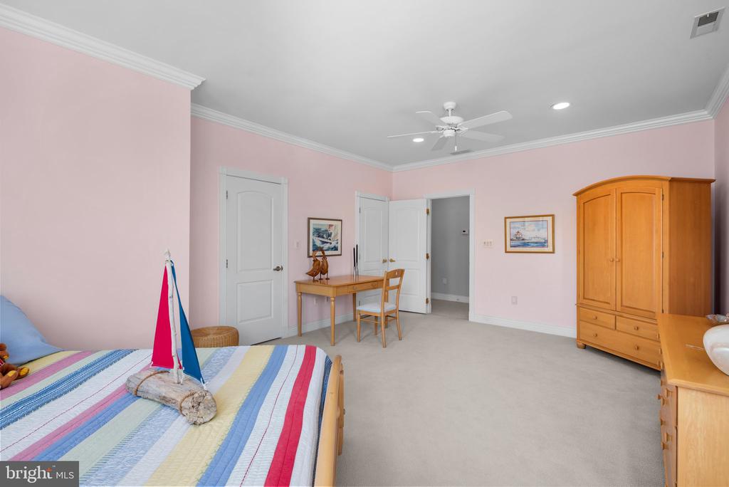 285 EAGLE HILL ROAD