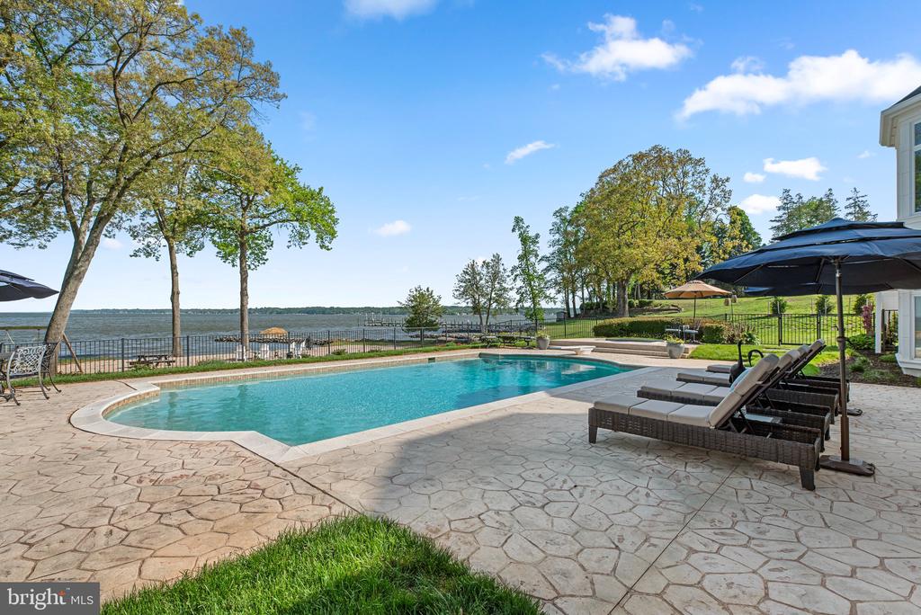 285 EAGLE HILL ROAD