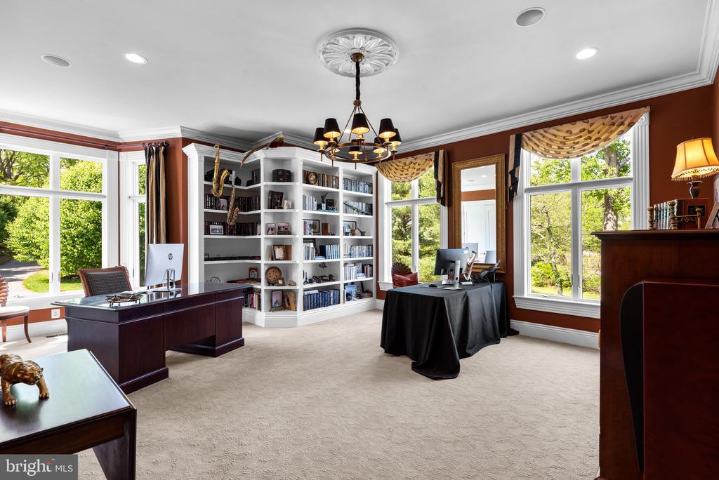 285 EAGLE HILL ROAD
