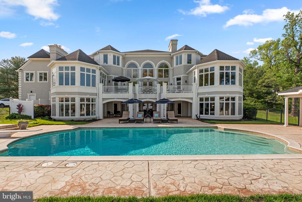 285 EAGLE HILL ROAD
