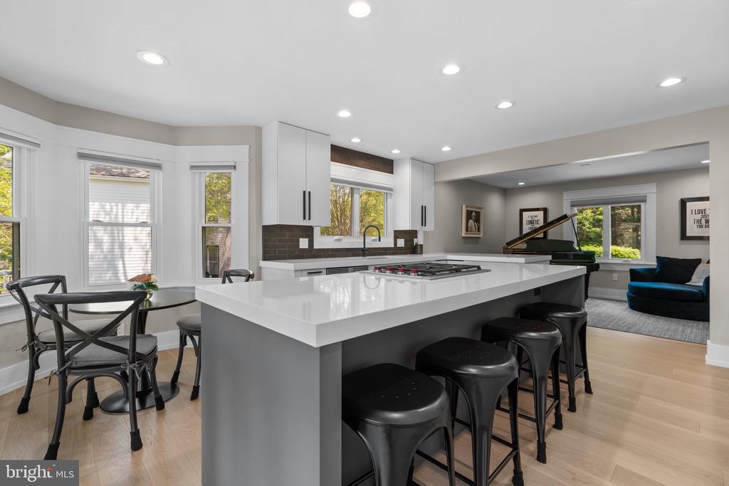 910 LYNCH DRIVE