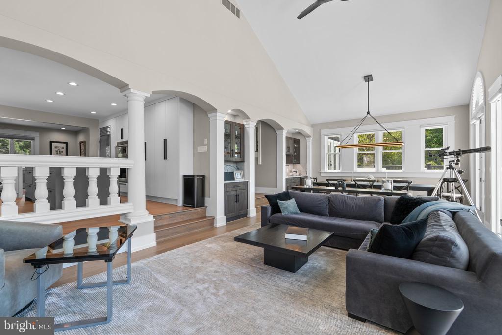 910 LYNCH DRIVE